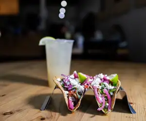 taco deal at Avocado Pit
